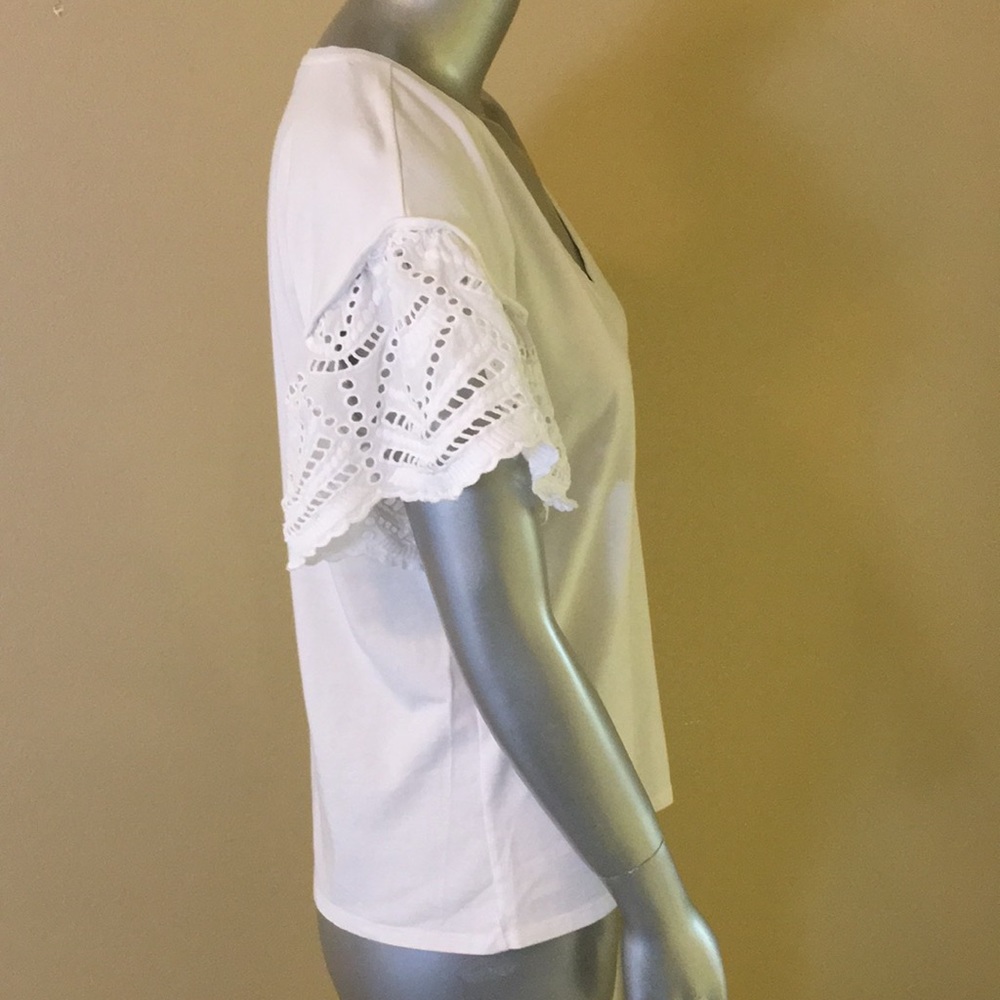 WHBM | EYELET FLUTTER-SLEEVE TEE STYLE: 570287209 - Picture 11 of 14